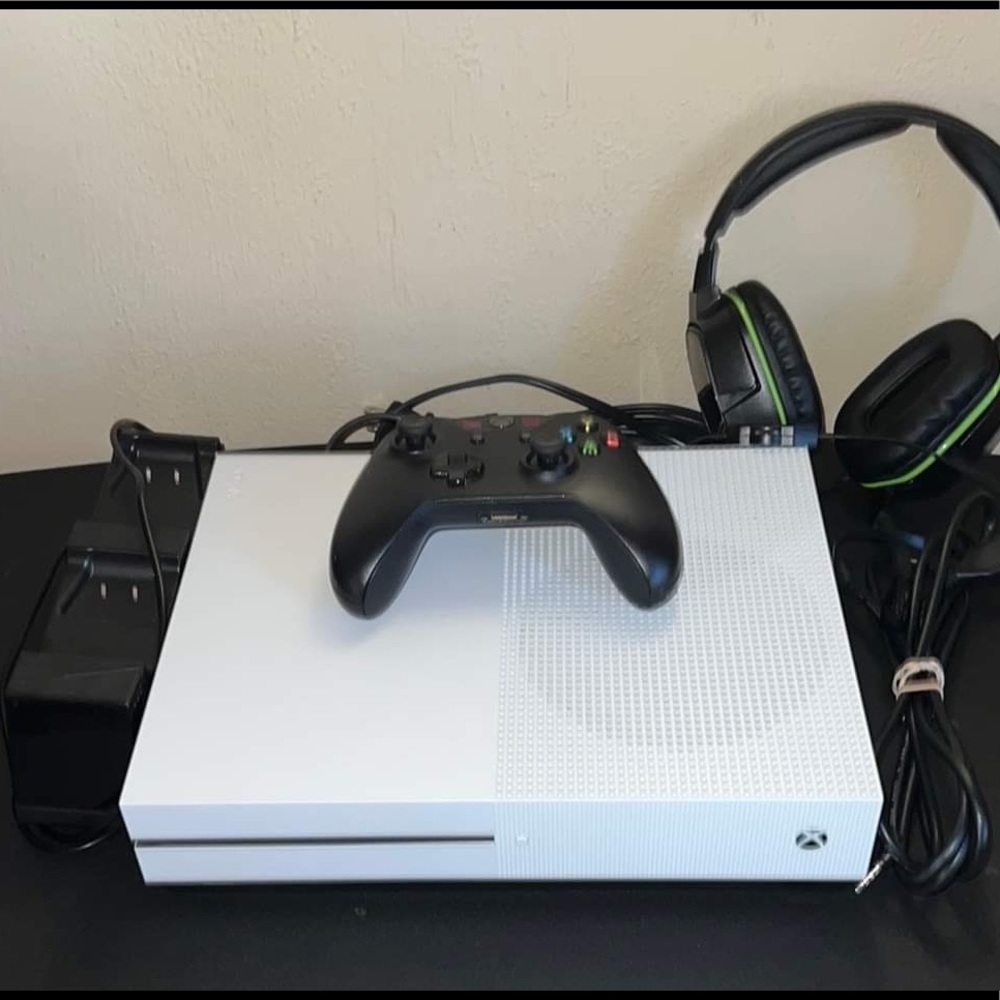 Xbox ONE S Bundle
